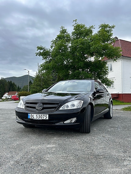 Mercedes-Benz S350 2 of 5
