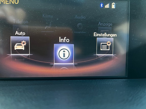 Lexus CT200h 26 of 30