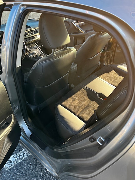 Lexus CT200h 15 of 30
