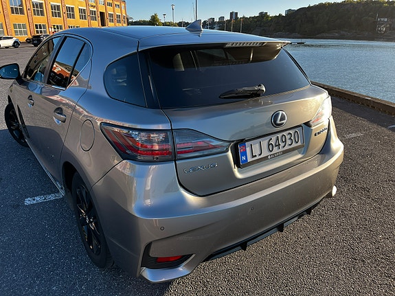 Lexus CT200h 3 of 30