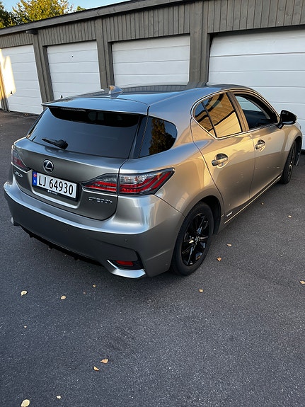 Lexus CT200h 19 of 30