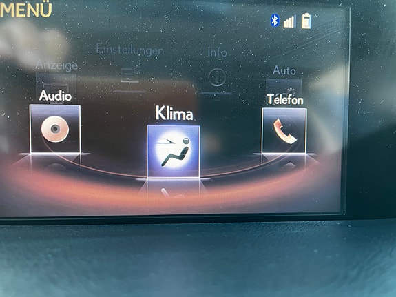 Lexus CT200h 24 of 30