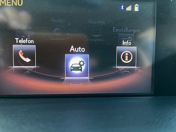Lexus CT200h 27 of 30