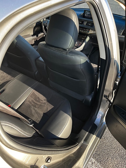 Lexus CT200h 13 of 30