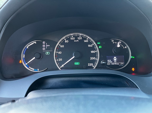 Lexus CT200h 18 of 30