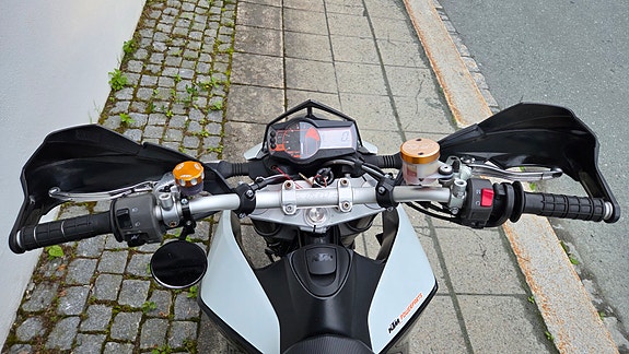 KTM Duke 690 Supermoto 4 of 5