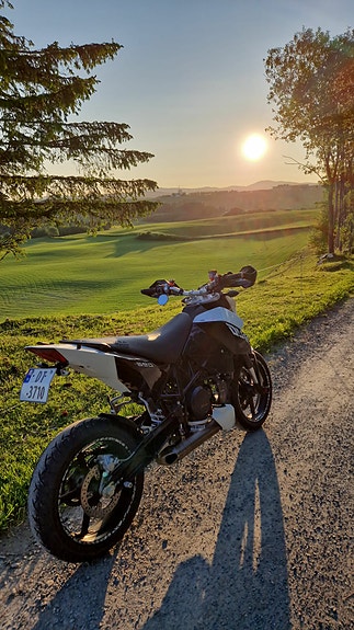 KTM Duke 690 Supermoto 5 of 5