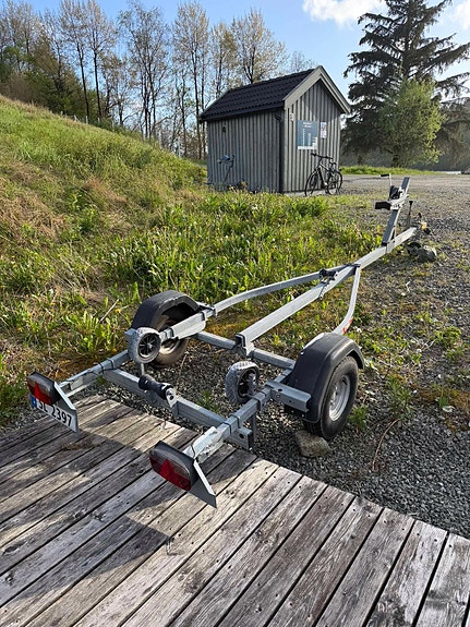 WHITE VIKSUND 420 med 40 hk MERCURY og 2016 mod TYSSE Båttralle 4 of 5