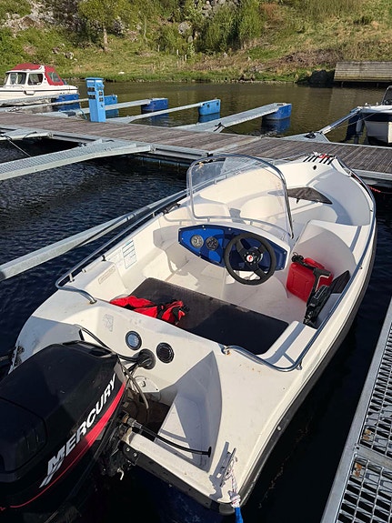 WHITE VIKSUND 420 med 40 hk MERCURY og 2016 mod TYSSE Båttralle 2 of 5