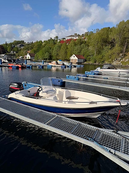 WHITE VIKSUND 420 med 40 hk MERCURY og 2016 mod TYSSE Båttralle 3 of 5