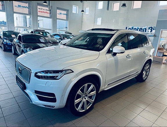 Volvo XC90 3 of 5