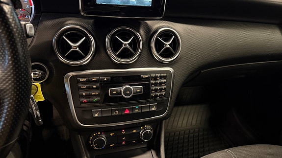 Mercedes-Benz A180 11 of 15
