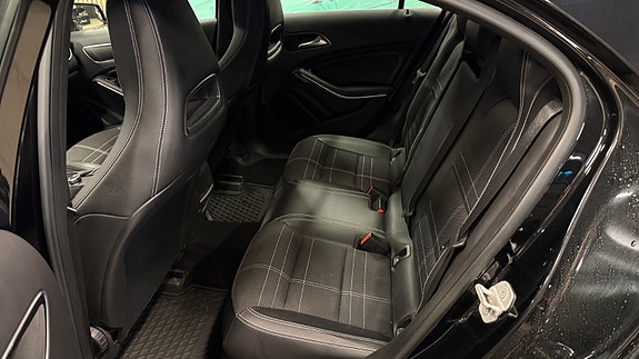 Mercedes-Benz A180 14 of 15