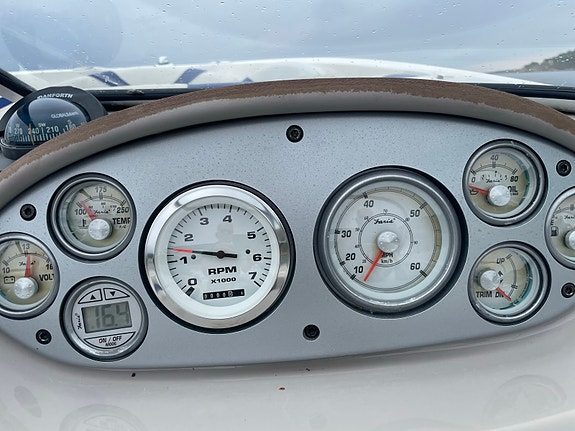 Maxum 2100SC3 3 of 5