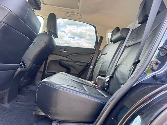 Honda CR-V 12 of 27