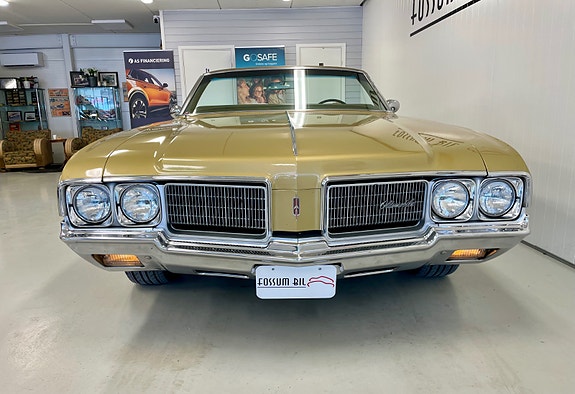 Oldsmobile Cutlass 2 of 5