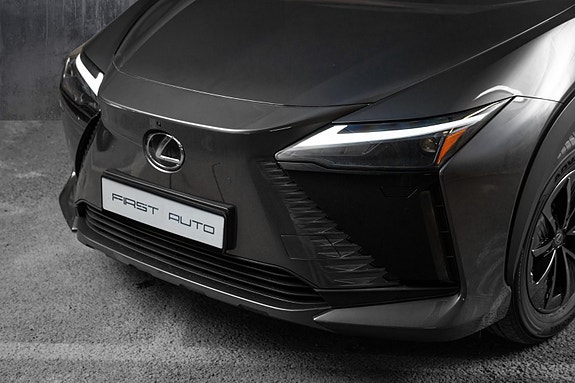 Lexus RZ350e 3 of 5