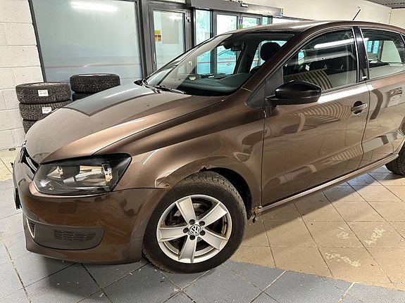 Volkswagen Polo 2 of 5