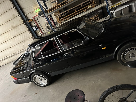 Saab 900 3 of 5