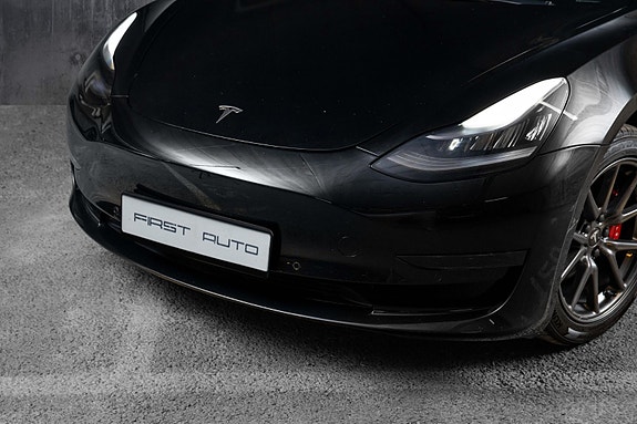 Tesla Model 3 3 of 5