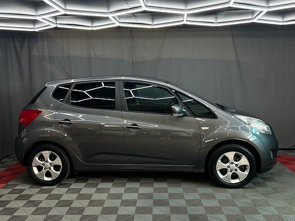 Kia Venga 3 of 5