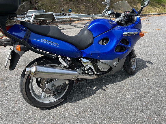 Suzuki GSX 600 F 3 of 5