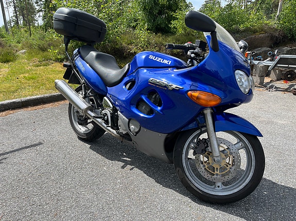 Suzuki GSX 600 F 4 of 5