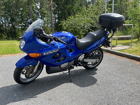 Suzuki GSX 600 F 2 of 5