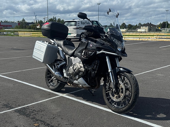 Honda VFR 1200 X Crosstourer| DCT! 2 of 5