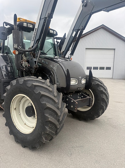 Valtra N142V – Velholdt traktor med LS-hydraulikk 2011, kr 565 000,-