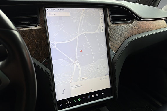 Tesla Model X 16 of 20
