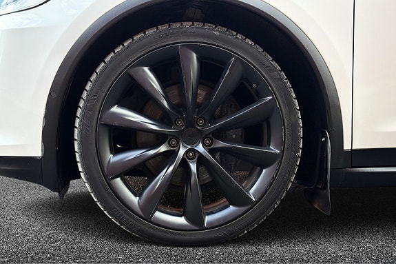 Tesla Model X 20 of 20