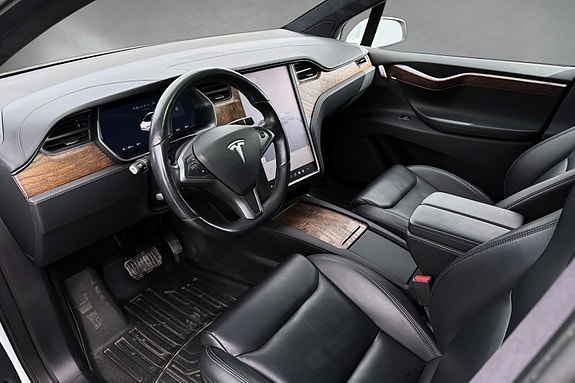 Tesla Model X 9 of 20