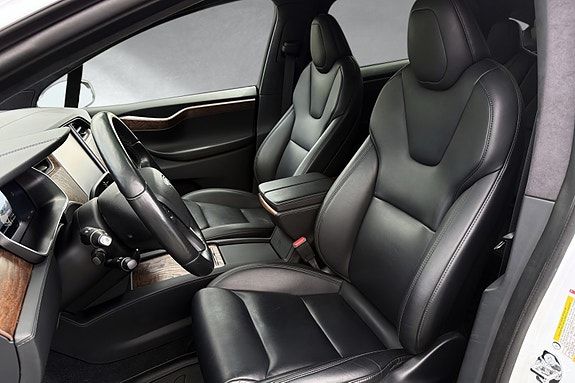 Tesla Model X 10 of 20