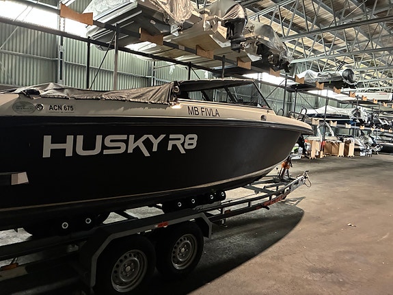 Finnmaster Husky R8, Yamaha 300 HK.  Henger følger med 3 of 5