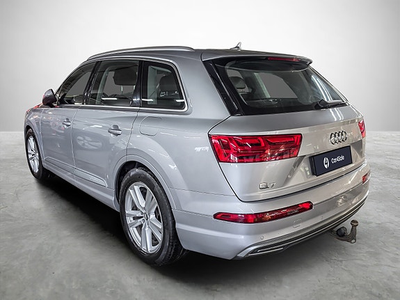 Audi Q7 3 of 5