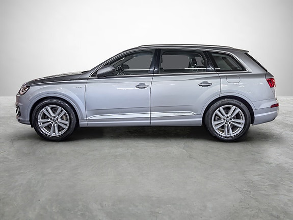 Audi Q7 2 of 5