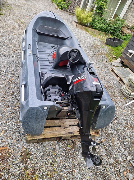 River 350 m. 15 hp Suzuki 4 takt motor. 4 of 5