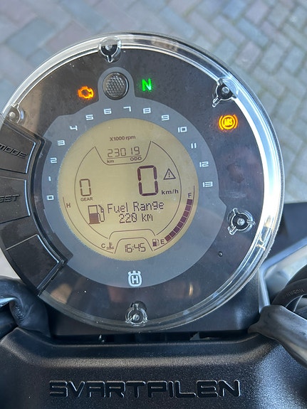 Husqvarna Svartpilen 125 8 of 9