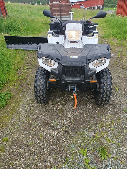 Polaris Sportsman X2 570 2 of 2