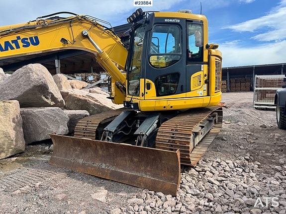 Komatsu PC1380US-11 Gravemaskin m/ Rototilt og Pusseskuffe. 2 of 5