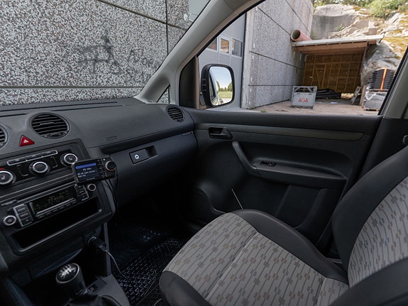 Volkswagen Caddy Maxi 22 of 30