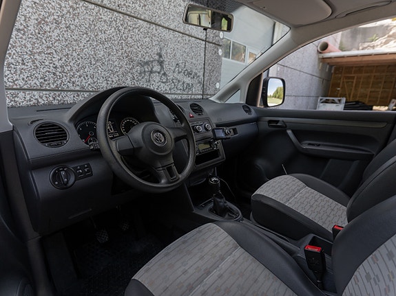 Volkswagen Caddy Maxi 17 of 30