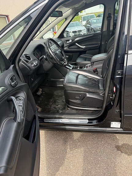 Ford S-MAX 13 of 26
