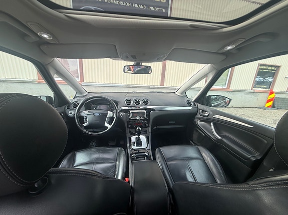 Ford S-MAX 12 of 26