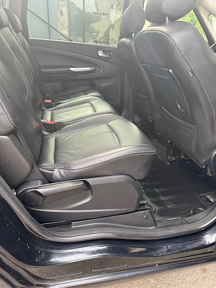 Ford S-MAX 25 of 26