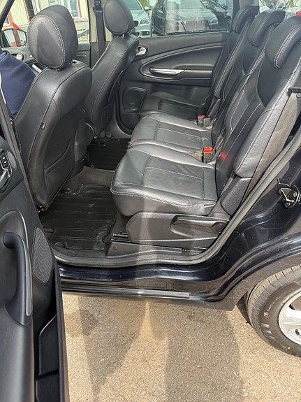 Ford S-MAX 11 of 26