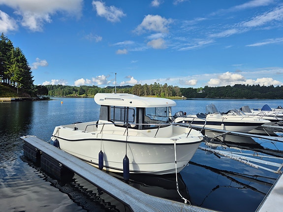 Quicksilver 605 Pilothouse 3 of 5