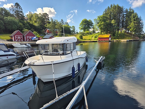 Quicksilver 605 Pilothouse 2 of 5