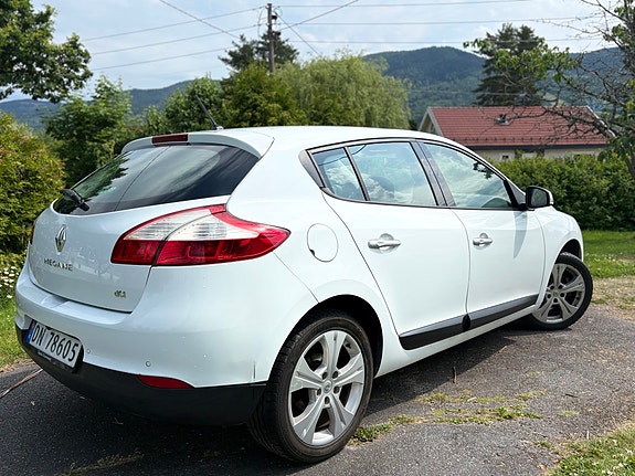 Renault Megane III 3 of 5